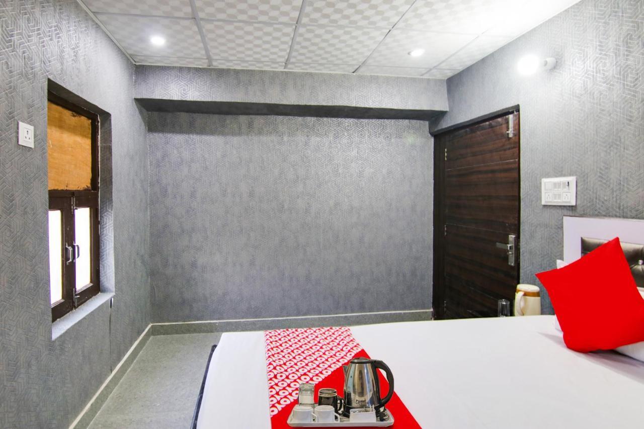 Flagship Vikal Near Gokulpuri Metro Station Hotel