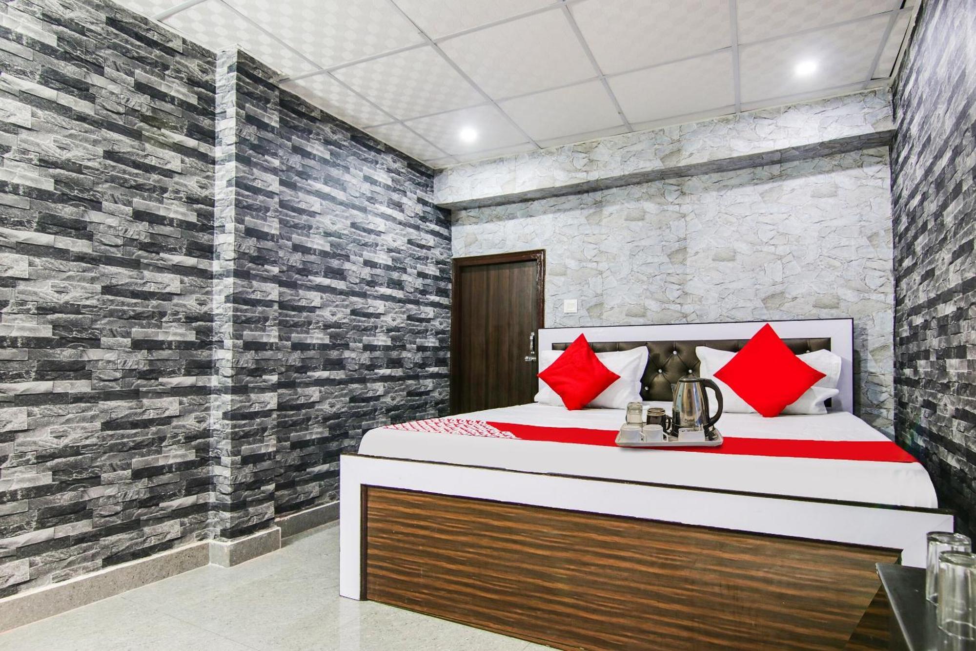 Flagship Vikal Near Gokulpuri Metro Station Hotel New Delhi